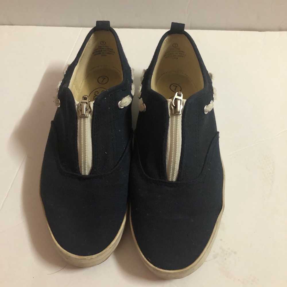 Comfort Casuals Blue Zipper Sneakers Size 7